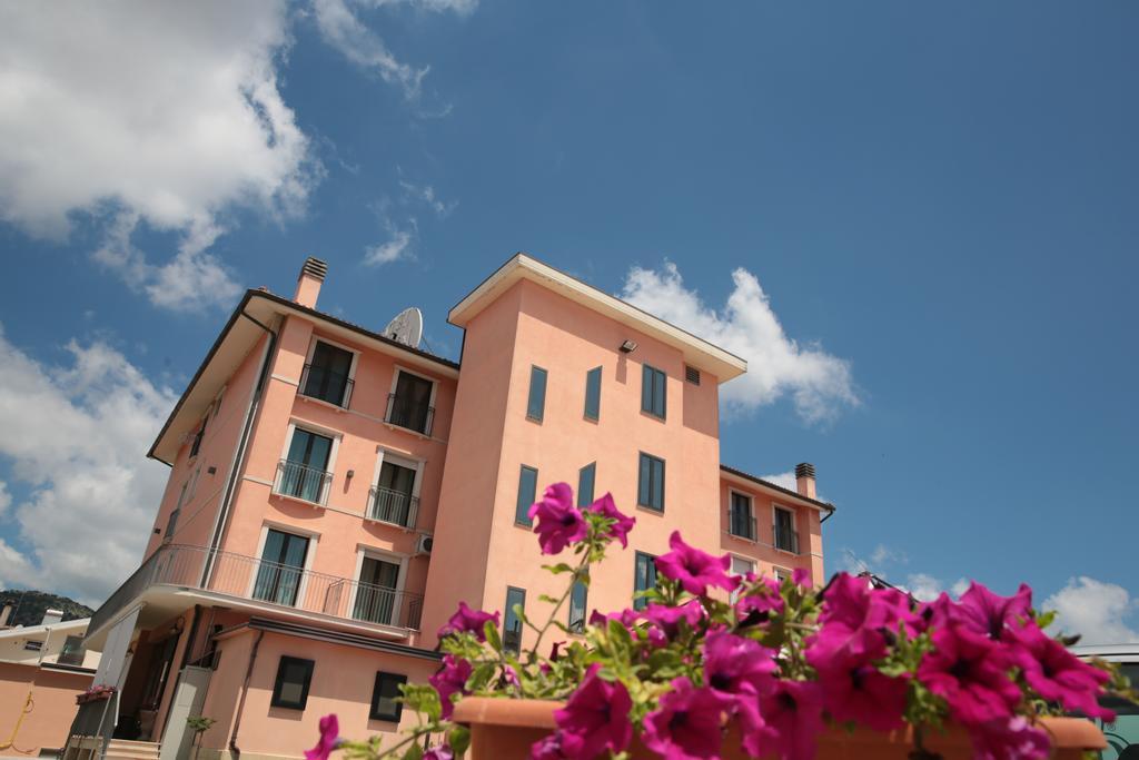 Hotel Leon - Ristorante Al Cavallino Rosso San Giovanni Rotondo Esterno foto
