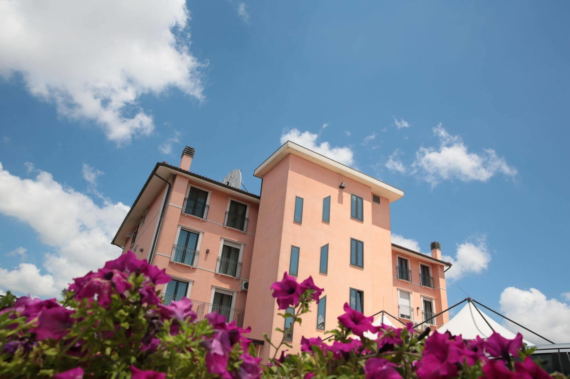 Hotel Leon - Ristorante Al Cavallino Rosso San Giovanni Rotondo Esterno foto