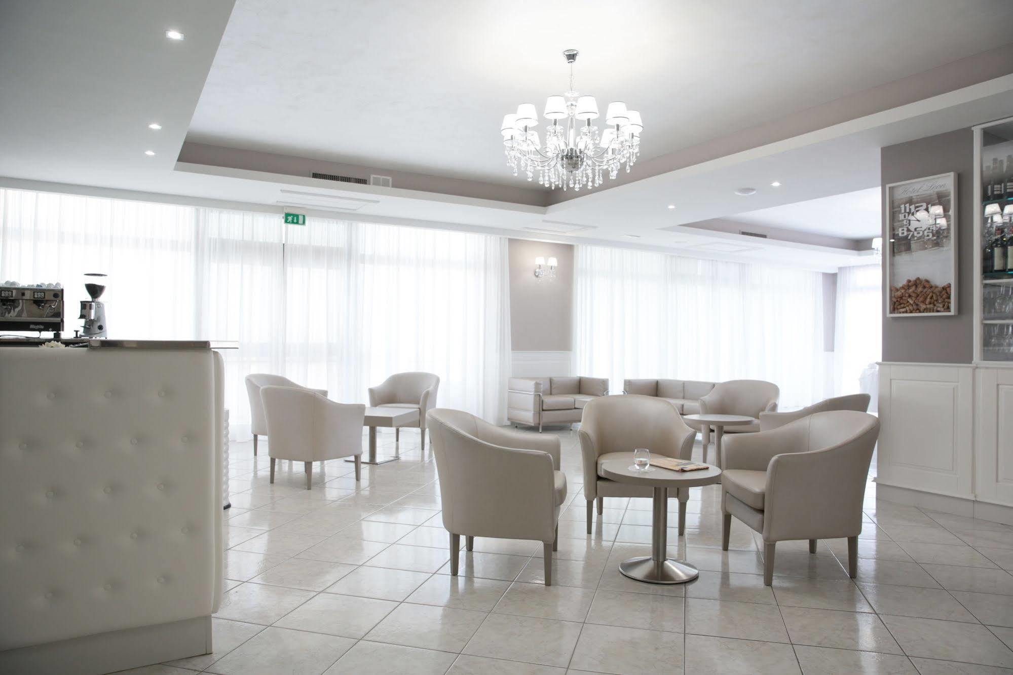 Hotel Leon - Ristorante Al Cavallino Rosso San Giovanni Rotondo Esterno foto