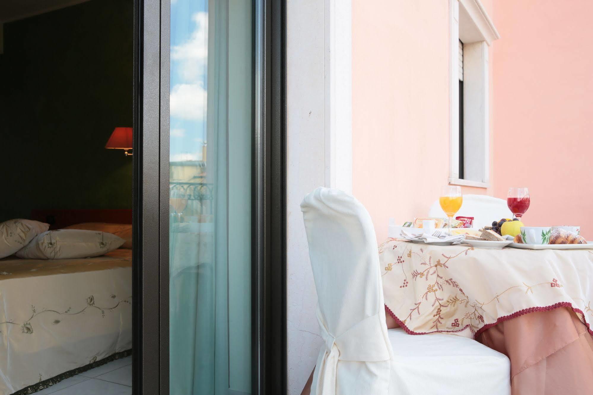 Hotel Leon - Ristorante Al Cavallino Rosso San Giovanni Rotondo Esterno foto