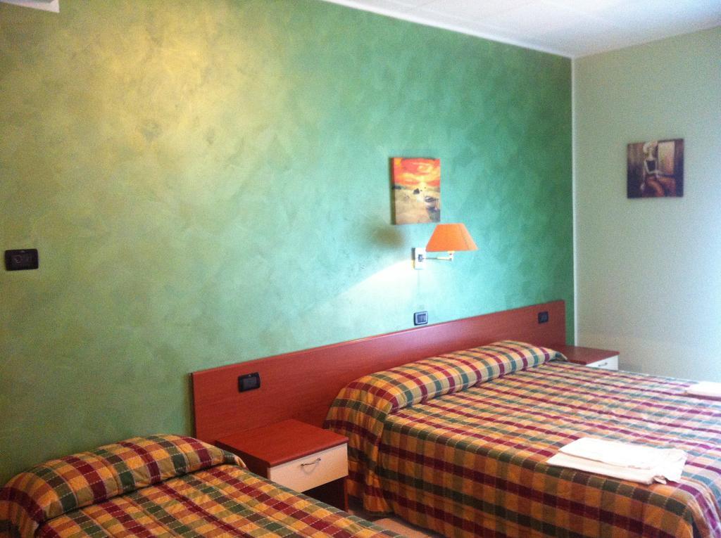 Hotel Leon - Ristorante Al Cavallino Rosso San Giovanni Rotondo Esterno foto